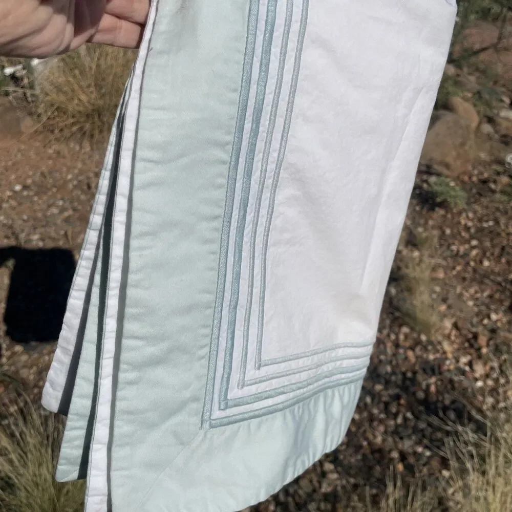 Restoration Hardware Italian White Hotel Green Stitch 2 Queen Shams 30”x24”